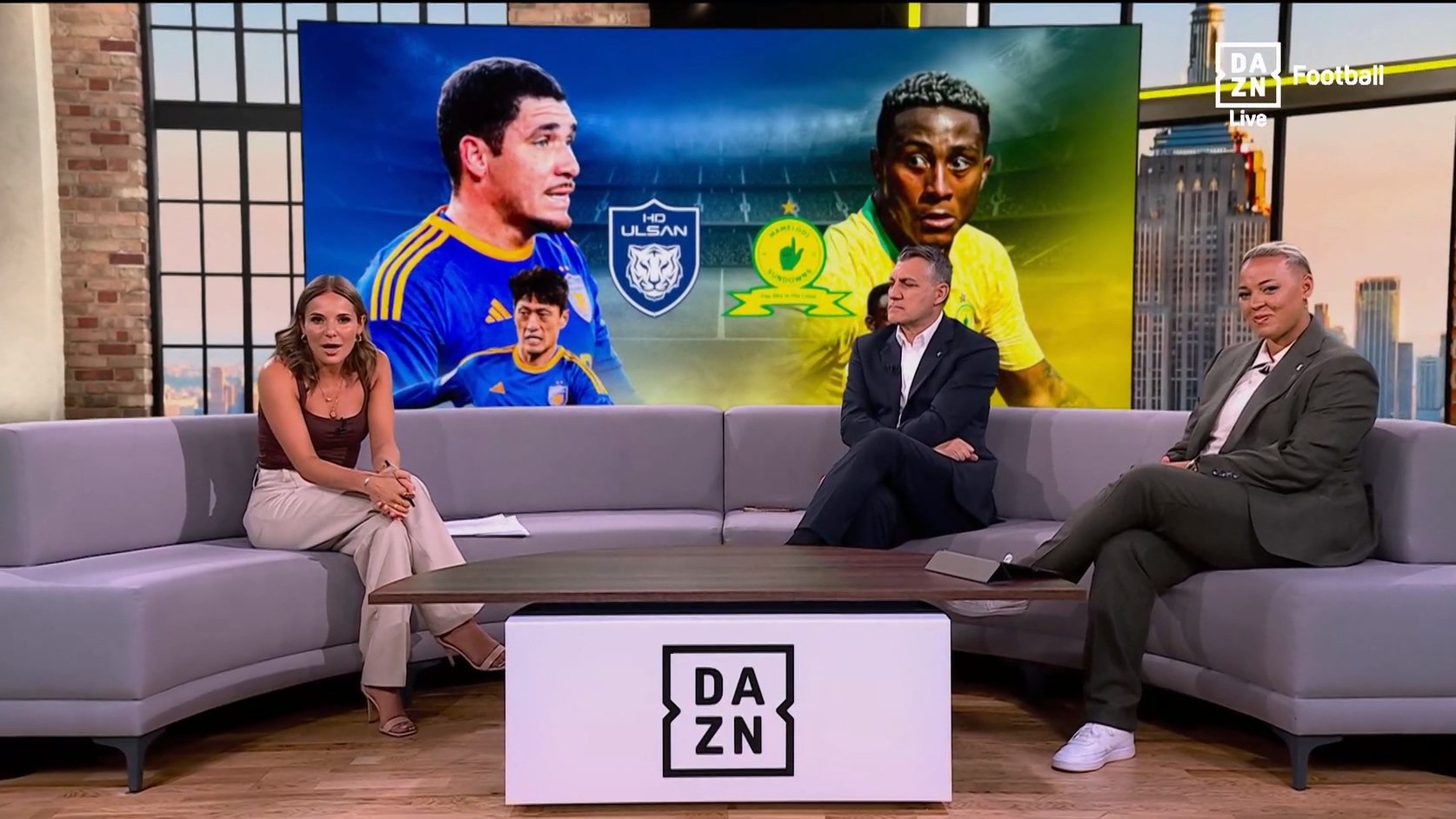 【90分钟足球网】2025-06-18 世俱杯11 蔚山HDvs马梅洛迪日落 1080P DAZN 英语 hdtv.mk.jpg