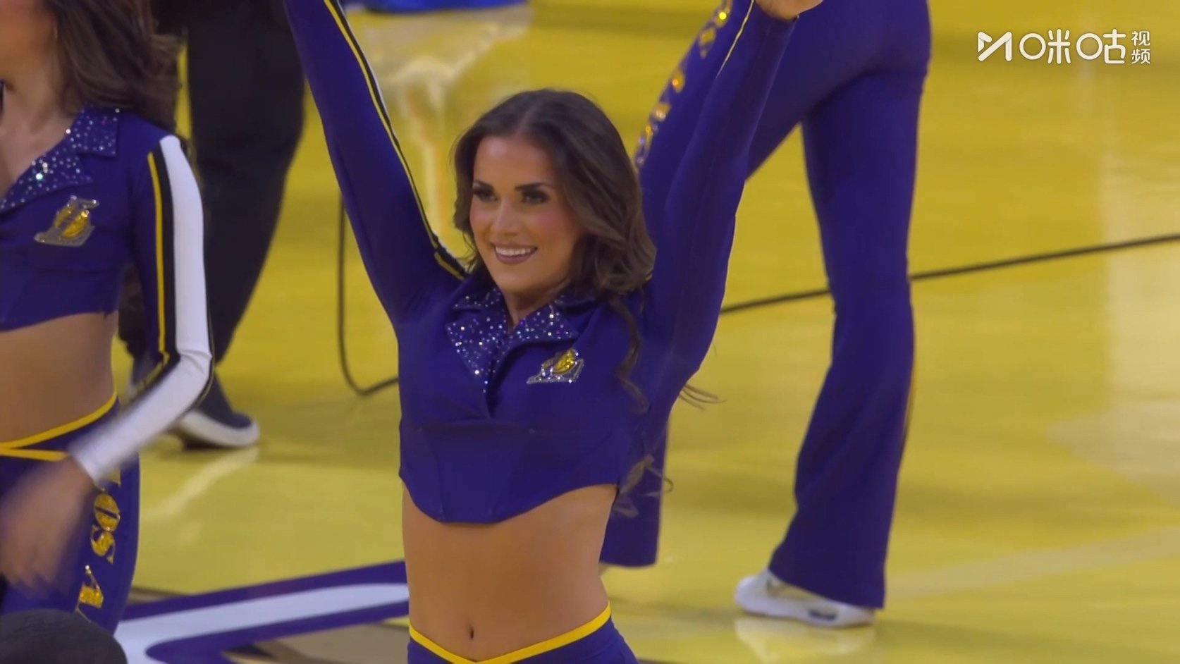 【90分钟足球网 www.90oo.com】2025-11-26 NBA 快船vs湖人 1080 migu hdtv.ts_2025112.jpg