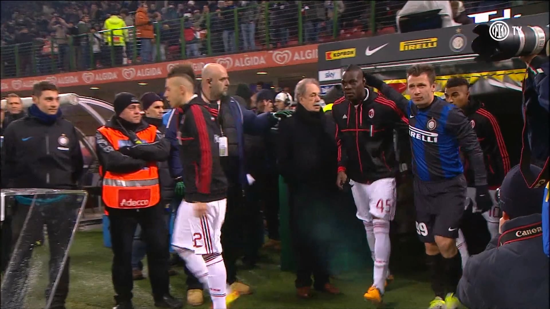 2012-13 Serie A MD26 Internazionale 1-1 AC Milan (24.2.2013) 1080p50fps ITA.ts_2.jpg