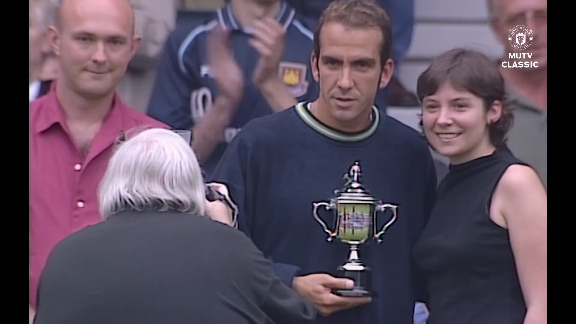 2000-01 EPL MD03 West Ham United 2-2 Manchester United (26.8.2000) 480p59.94fps .jpg